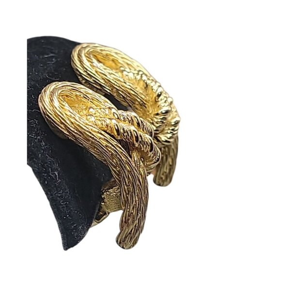 VINTAGE Christian Dior Cordage Knots Clip On Earrings Textured Gold Plated - Picture 4 of 12